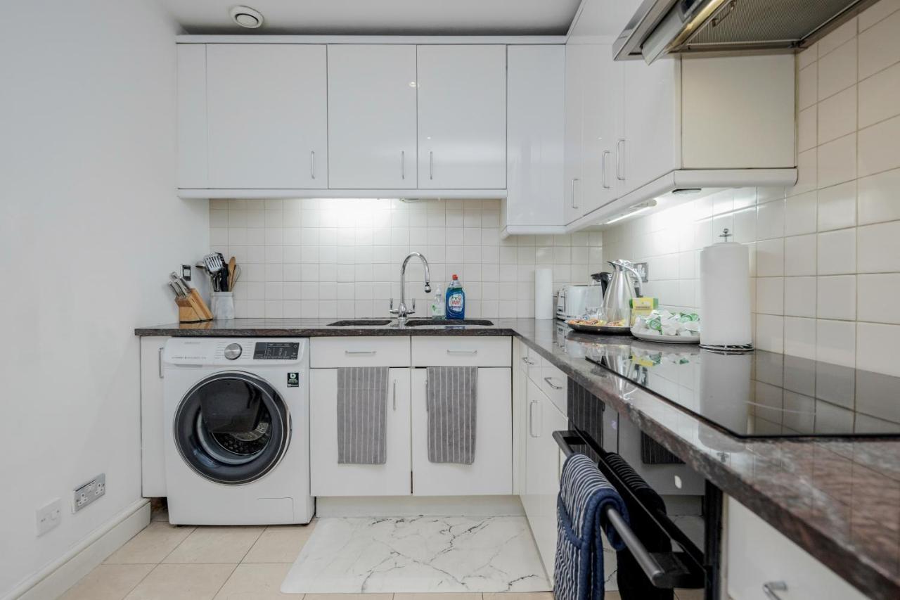 Oxford Street Homestay ลอนดอน ภายนอก รูปภาพ