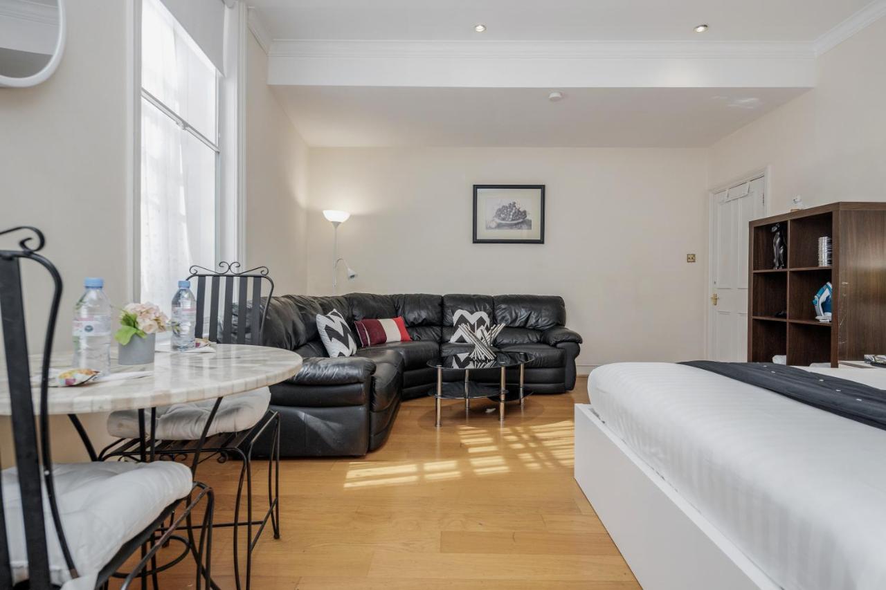 Oxford Street Homestay ลอนดอน ภายนอก รูปภาพ