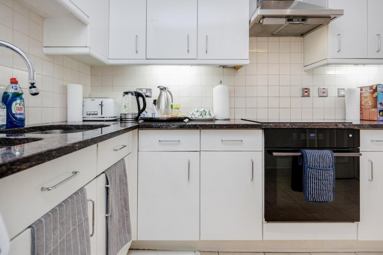 Oxford Street Homestay ลอนดอน ภายนอก รูปภาพ