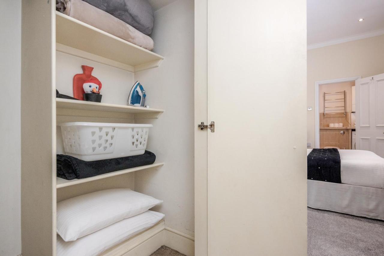 Oxford Street Homestay ลอนดอน ภายนอก รูปภาพ