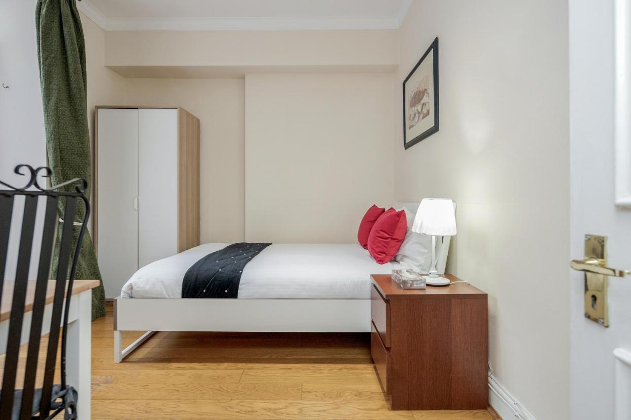 Oxford Street Homestay ลอนดอน ภายนอก รูปภาพ
